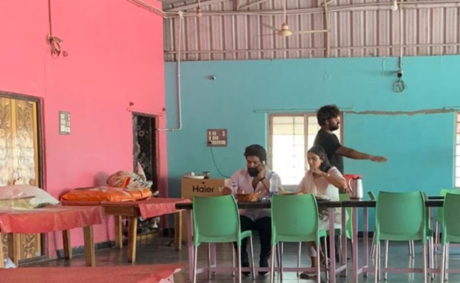 Allu Arjun's Dhabha Lunch Pic Goes Viral