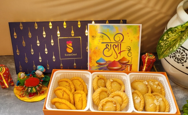 Gujiya, Ghewar - Almond House Holi Sweets