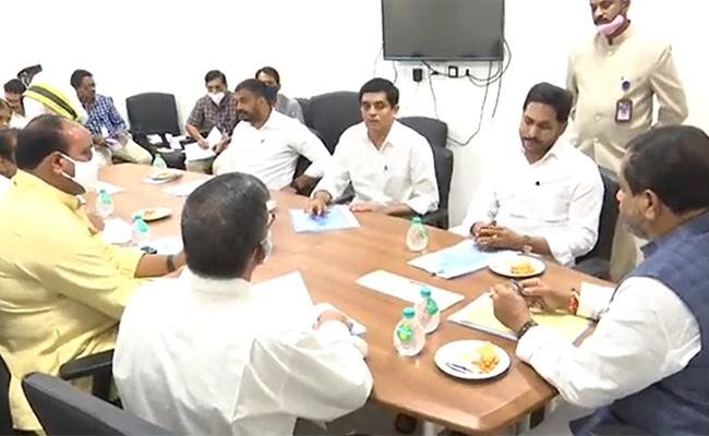 Atchen Naidu Creates Ragging Troubles To CBN