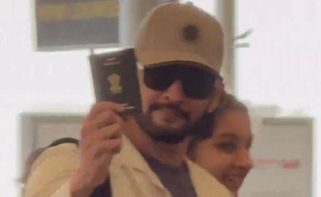 Mahesh Babu Shows Joy After Passport Retrieval!