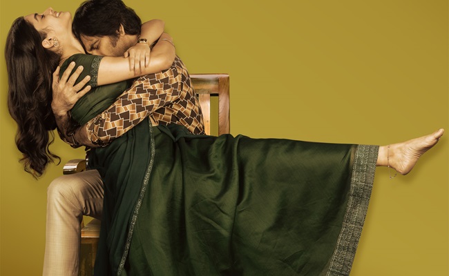 Pic Talk: Ravi Teja, Bhagyashri's Romantic Hug