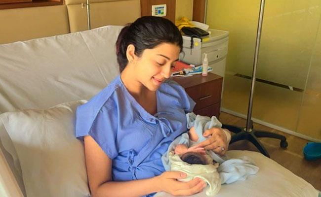 Pranitha pens appreciation post for doctor mom