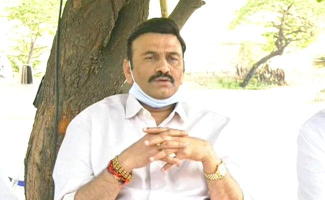 Raju tried to follow Kishan Reddy to Bhimavaram?