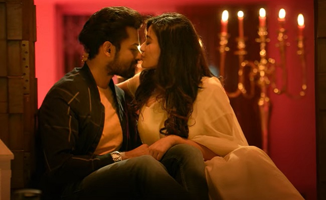 Vaisshnav Tej & Ketika enchants in RRV teaser