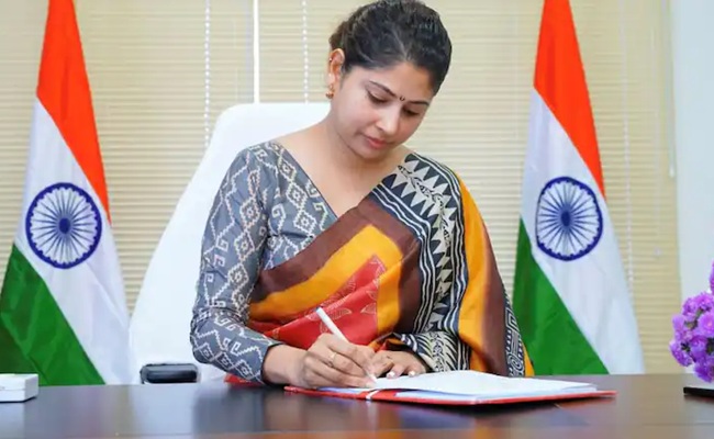 Kaleshwaram case: HC relief to IAS officer Smitha