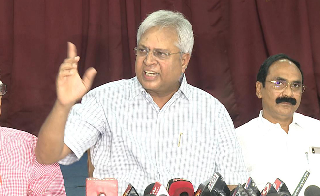 Jagan, still a preferred choice for people: Vundavalli