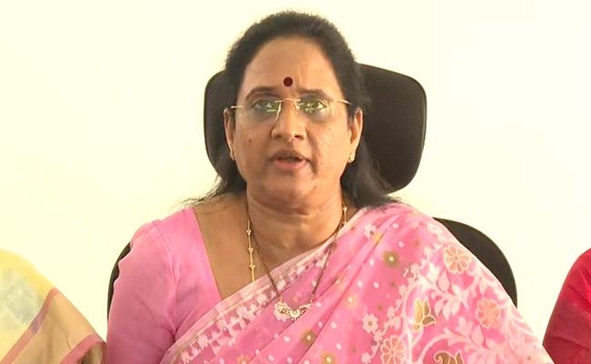 Vasireddy Padma targets YSRCP social media!