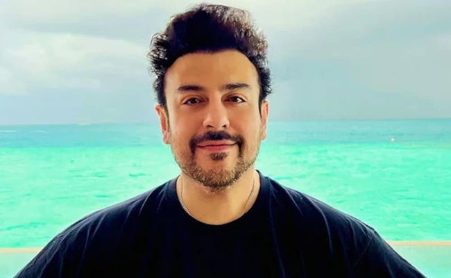 Singer Calls Pakistan His Ex-Lover