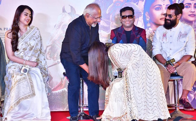 Pic: Aishwarya Rai Touches Mani Ratnam's Feet