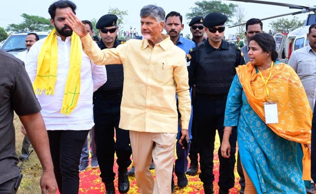 It was Akhila show at Naidu's Allagadda rally!