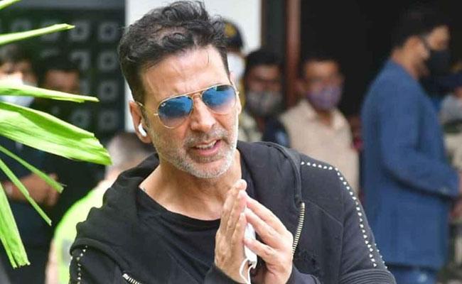 Akshay Kumar Warns Teens Of Nude Photos Threat