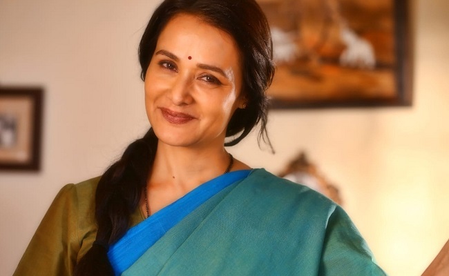 Amala Akkineni defends Akhil, slams trolls