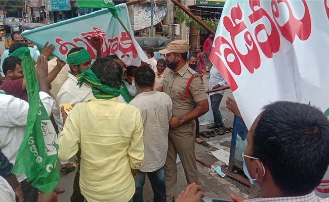 Much-hyped padayatra of Amaravati farmers ends