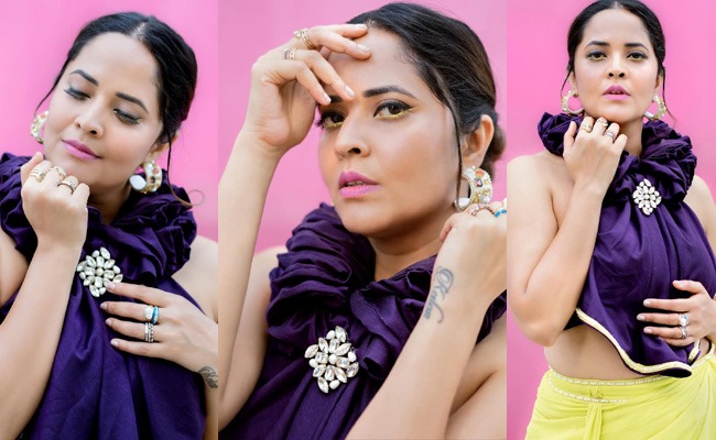 HOT: Anasuya Dazzles In Chic Style