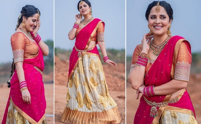 Pics: Anasuya's Festival Poses Look Fruitful