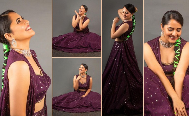 Pics: Beautiful Anasuya Blasts In Maroon