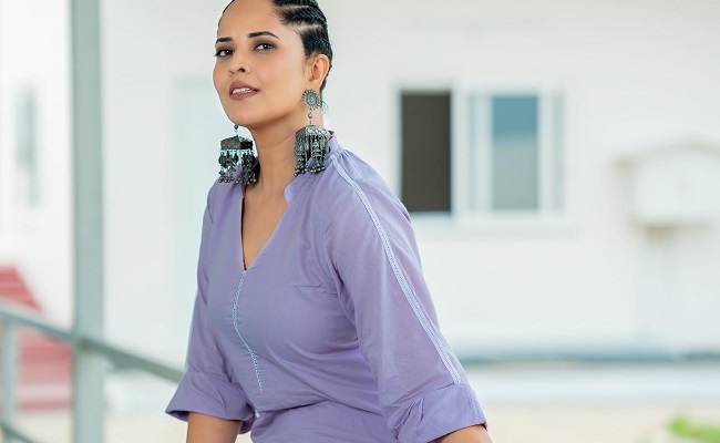 Anasuya to Focus on Films and Web Series