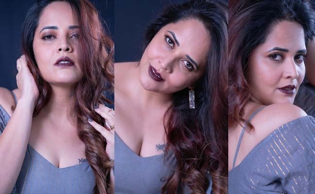 Pics: Anasuya's Stunning Cleavage Show!