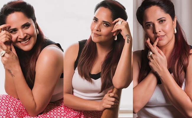 Pics: Anasuya's Slim Look In Pink And White