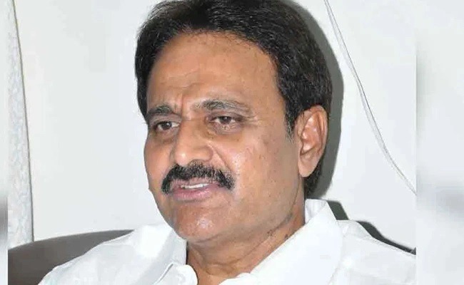 Mopidevi wants to return to YSRCP?