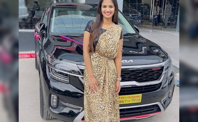 Ariyana Glory Gifts Herself a New Car