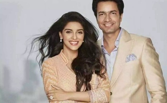 Asin Sparks DIVORCE Rumours, Deletes All Pics With Husband