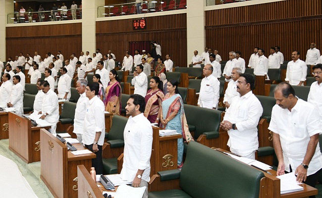 Anam sits in Oppn, Kotamreddy in backbenches!