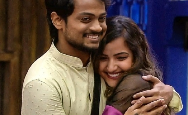 A love track out of nowhere on 'Bigg Boss Telugu 5'