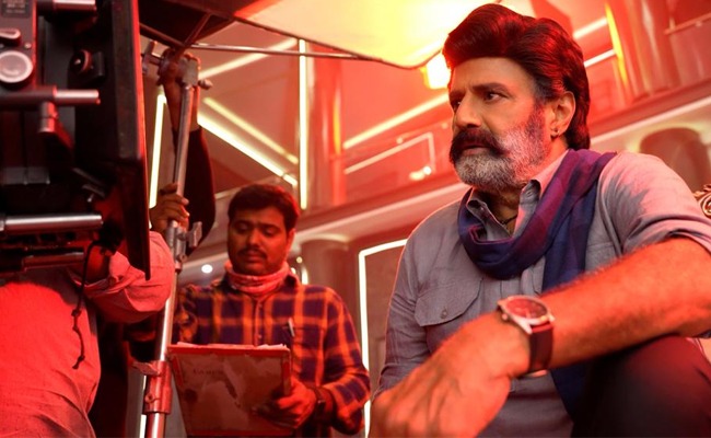 Watch: Balakrishna's Don't Care Attitude!