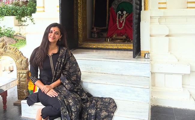 Flops to Faith: Bhagyashri's Temple Belief