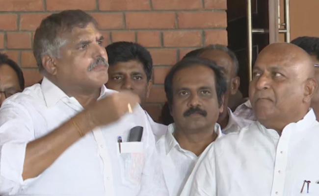 YSRCP focusses on Kapus to counter Pawan-Naidu