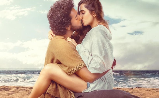 Watch: Roshan Kisses And Cuddles Maanasa