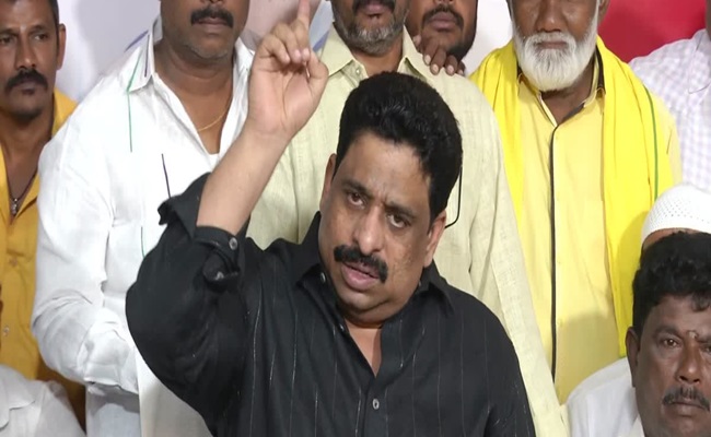 Jana Sena-TDP war hots up in Vijayawada!