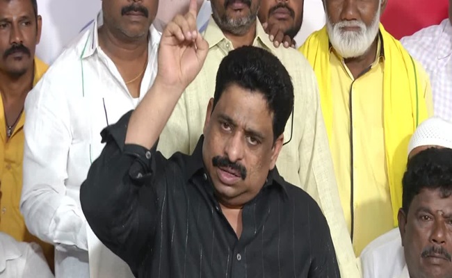 Jana Sena-TDP war hots up in Vijayawada!