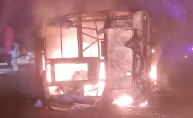 What led to bus fire that burnt 26 people to death in Maharashtra?