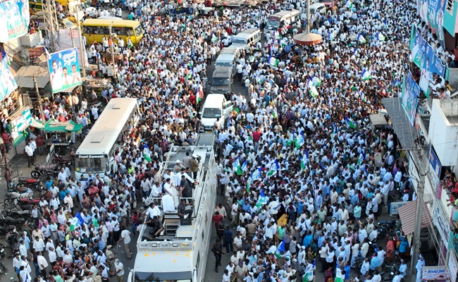 Andhra Pradesh CM launches YSRCP's poll campaign