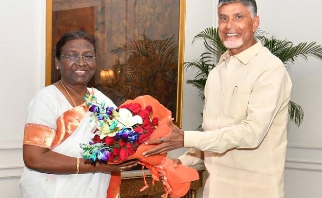 Chandrababu Naidu calls on President Murmu