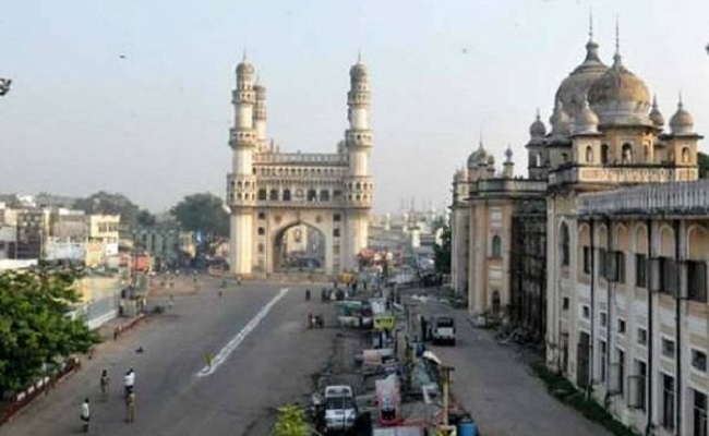 Traffic curbs around Charminar for Jummat-ul-Vida prayers