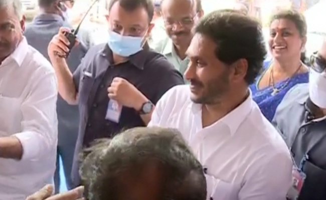 Party Workers Surprised By YS Jagan's Memory