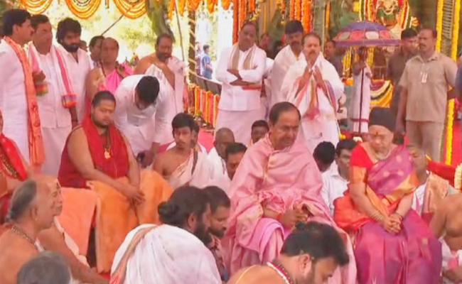 Ahead of elections, KCR begins Rajasyamala Yagam