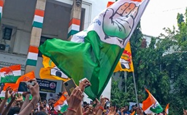 Riding on anti-incumbency, Cong finally captures T