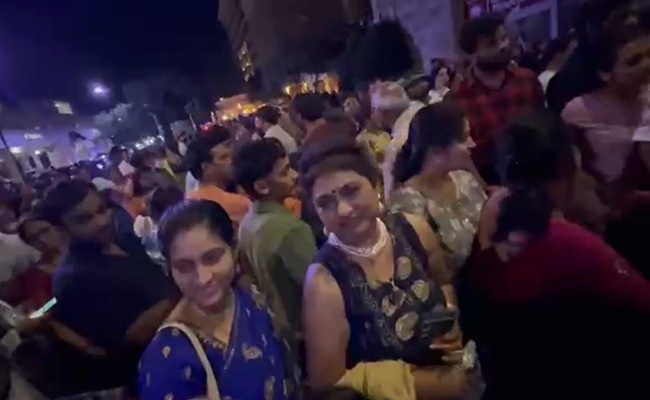 Chaos at Dallas Bathukamma Event - Families Left Waiting for Hours!