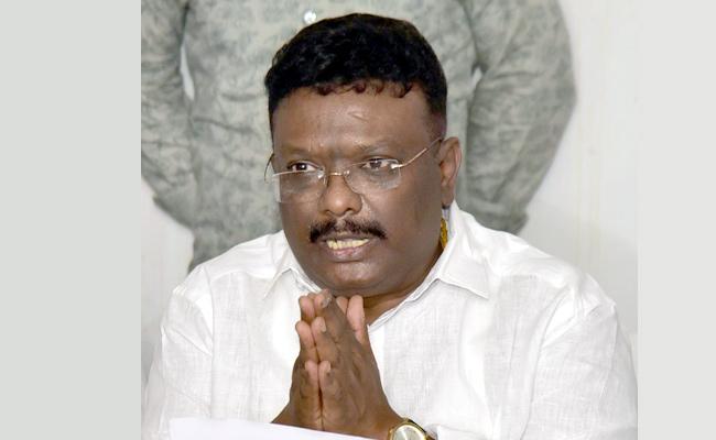 Jolt to BJP in Telangana, Dasoju Sravan quits