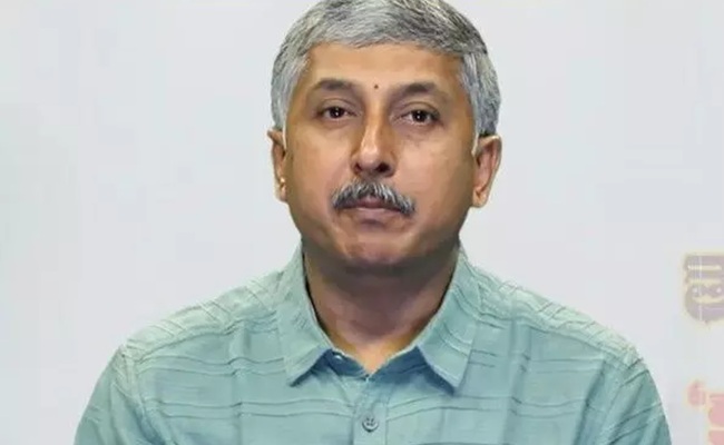 Cops arrest journalist 'Dhatri Madhu' in APPSC case