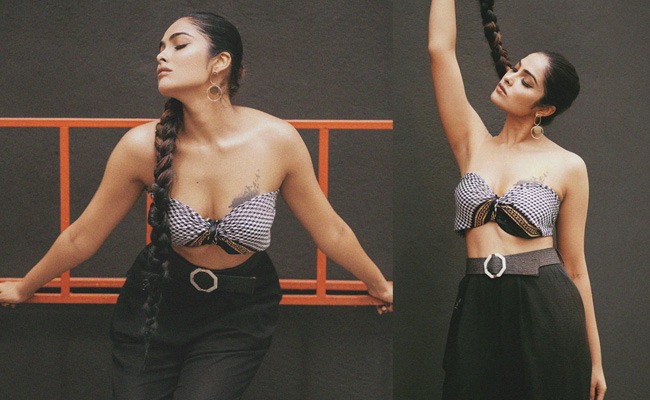 Pic Talk: Divi's Mesmerizing Show In Bralette