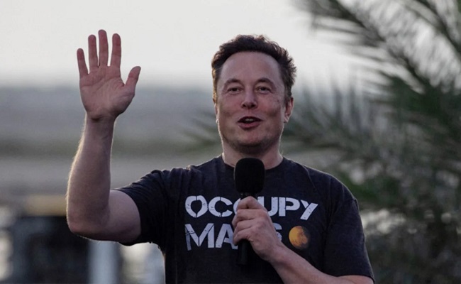 Musk calls struggling SFO a city of 'Walking Dead'