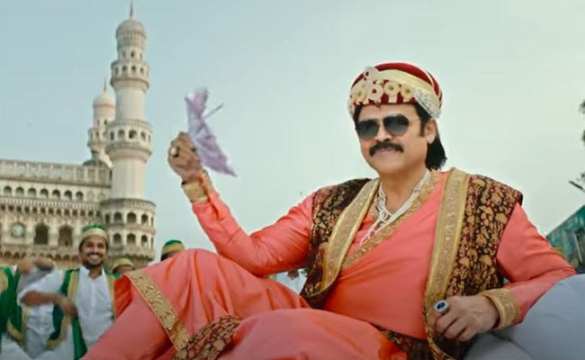 Watch: Venkatesh Poses Like A Nawab At Charminar