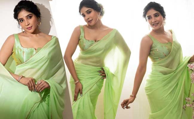 Pics: Graceful Lady Shines In Green