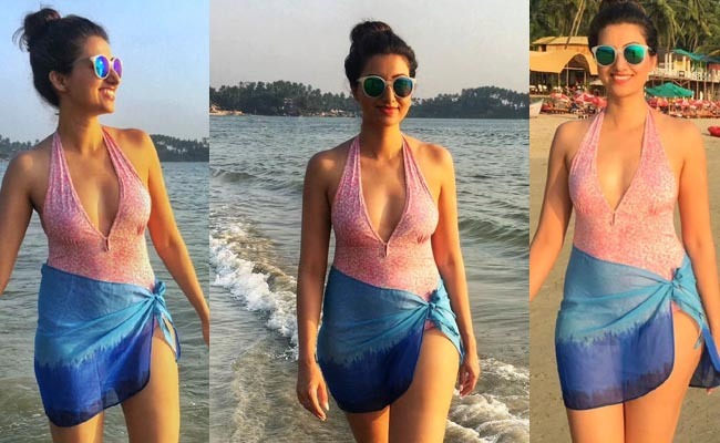 Pics: Hamsa Nandini's Mind-blowing Beach Look