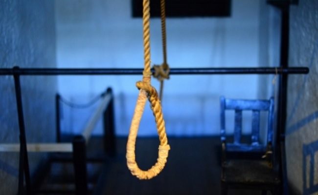 4 of family from AP found hanging in Varanasi room